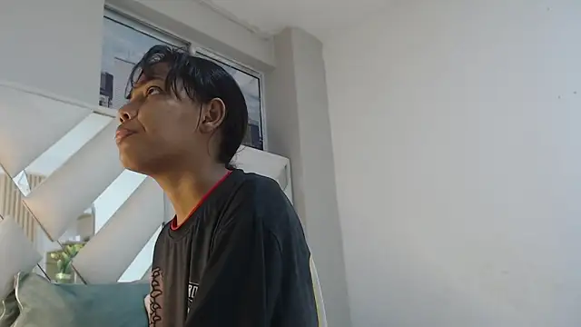 willow smitt online show from 03-27-26, 01:01