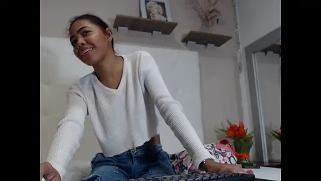 willow smitt online show from 09-13-25, 01:22