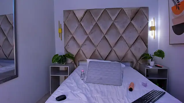 lucianasmith  online show from 03-18-25, 03:22