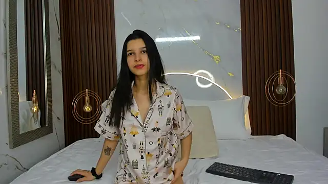 lucianasmith  online show from 01-07-26, 12:32