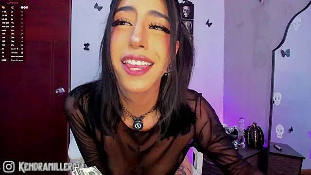 Kendramillerr 1 online show from 11-08-25, 08:12