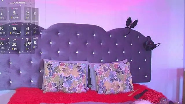 Lia Valmont online show from 11-20-25, 12:17