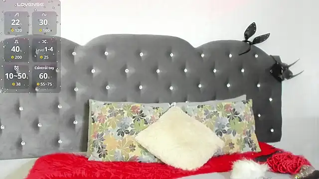 Lia Valmont online show from 11-06-25, 02:10