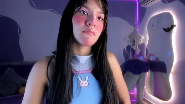 auroracute02 online show from 11-08-25, 01:47