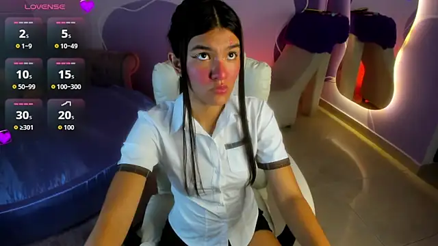 auroracute02 online show from 09-27-25, 01:39