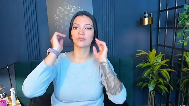 roxy hell online show from 12-18-25, 12:31