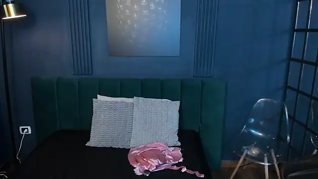 Snapshot of roxy_hell chatting on 01-17-26, 12:42 roxy hell online show from 01-17-26, 12:42