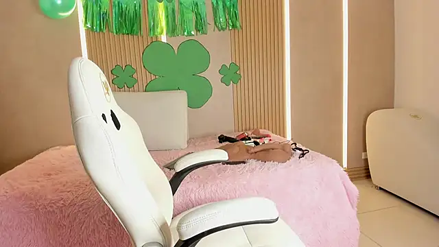 stephany summer online show from 03-17-26, 07:39