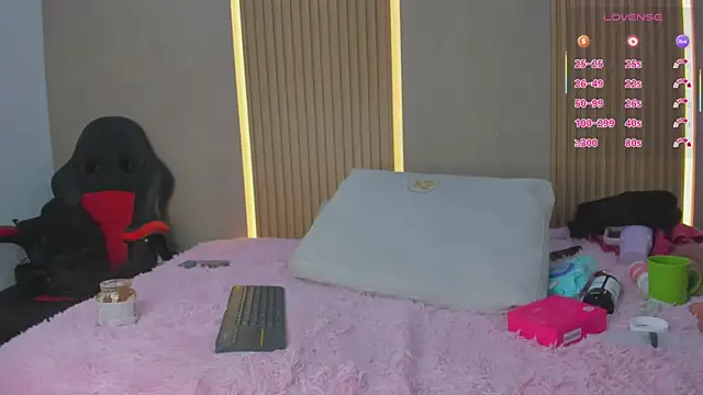Snapshot of stephany_summer chatting on 09-20-25, 12:32 stephany summer online show from 09-20-25, 12:32