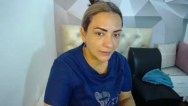 Milf-Prettyboobs online show from 12-23-25, 10:47