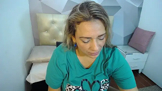 Milf-Prettyboobs online show from 12-18-25, 11:03