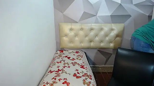 Milf-Prettyboobs online show from 11-30-25, 10:49