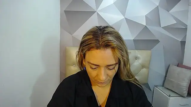 Milf-Prettyboobs online show from 12-20-25, 10:51