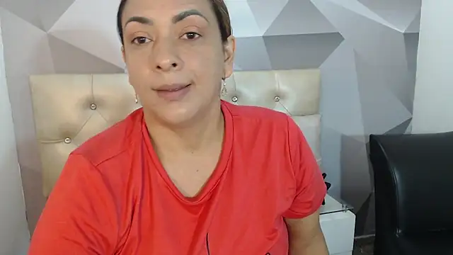 Milf-Prettyboobs online show from 02-04-26, 10:43