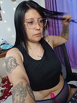 DaniPoison online show from 05-19-26, 05:53