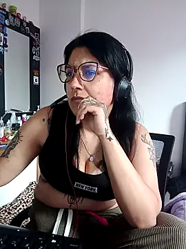 DaniPoison online show from 11-06-25, 08:13