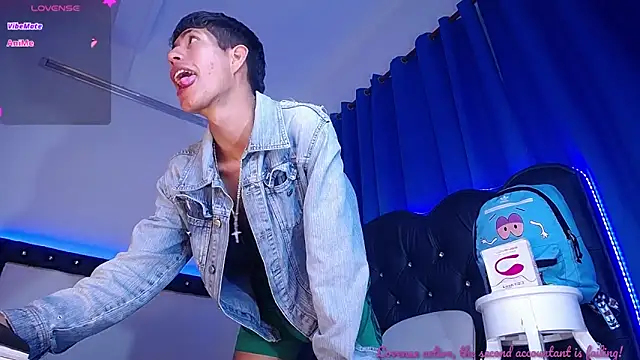 dareck 18 online show from 09-30-25, 12:11