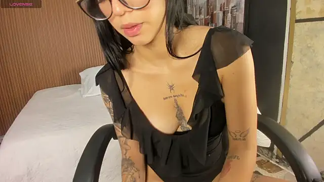NaomiFrost online show from 04-28-26, 01:04