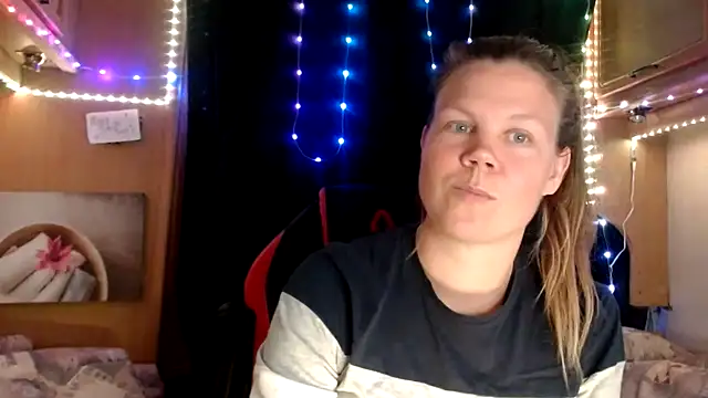 CallMeMaria online show from 03-09-25, 07:37