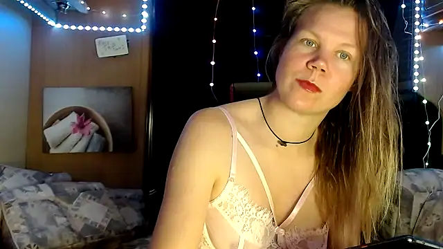 CallMeMaria online show from 03-10-25, 11:01