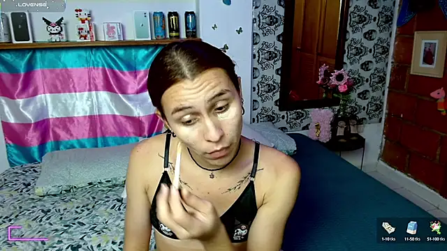 Snapshot of Malud09 chatting on 03-12-25, 11:54 Malud09 online show from 03-12-25, 11:54