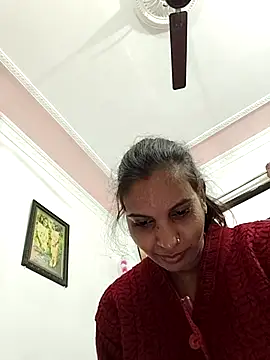 Hotty-Nidhi online show from 11-28-25, 05:18