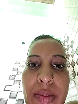 Hotty-Nidhi online show from 10-25-25, 03:06