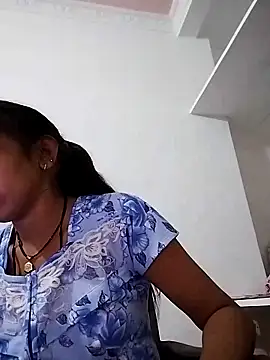 Snapshot of Hotty-Nidhi chatting on 03-18-25, 05:12 Hotty-Nidhi online show from 03-18-25, 05:12