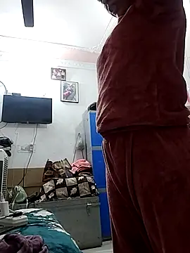 Hotty-Nidhi online show from 11-26-25, 04:51