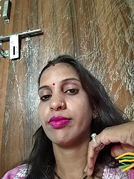 Snapshot of Hotty-Nidhi chatting on 10-01-25, 06:29 Hotty-Nidhi online show from 10-01-25, 06:29