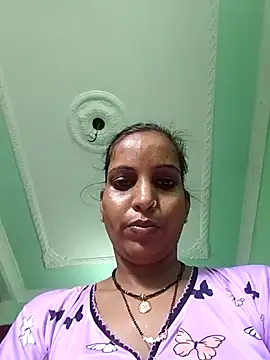 Snapshot of Hotty-Nidhi chatting on 09-21-25, 05:56 Hotty-Nidhi online show from 09-21-25, 05:56