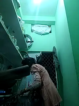 Hotty-Nidhi online show from 12-15-25, 03:51