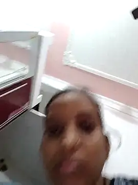 Snapshot of Hotty-Nidhi chatting on 10-03-25, 03:20 Hotty-Nidhi online show from 10-03-25, 03:20