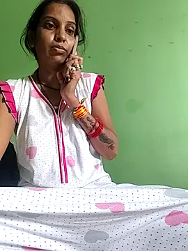 Snapshot of Hotty-Nidhi chatting on 10-02-25, 02:59 Hotty-Nidhi online show from 10-02-25, 02:59