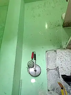 Hotty-Nidhi online show from 12-17-25, 05:12