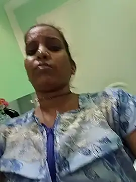 Snapshot of Hotty-Nidhi chatting on 09-20-25, 05:01 Hotty-Nidhi online show from 09-20-25, 05:01