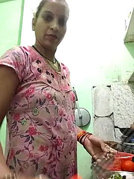 Snapshot of Hotty-Nidhi chatting on 09-18-25, 03:48 Hotty-Nidhi online show from 09-18-25, 03:48
