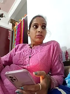 Hotty-Nidhi online show from 10-29-25, 03:33