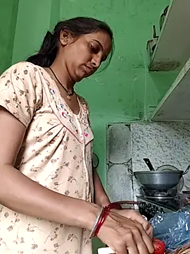 Snapshot of Hotty-Nidhi chatting on 10-19-25, 04:48 Hotty-Nidhi online show from 10-19-25, 04:48