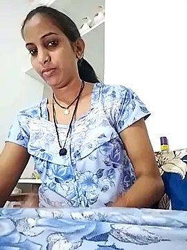 Snapshot of Hotty-Nidhi chatting on 03-19-25, 03:20 Hotty-Nidhi online show from 03-19-25, 03:20
