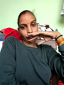 Hotty-Nidhi online show from 11-17-25, 06:28