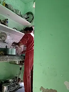 Hotty-Nidhi online show from 11-27-25, 04:57