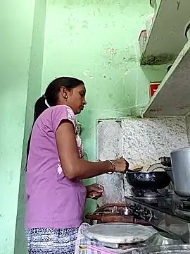 Snapshot of Hotty-Nidhi chatting on 05-22-26, 05:49 Hotty-Nidhi online show from 05-22-26, 05:49