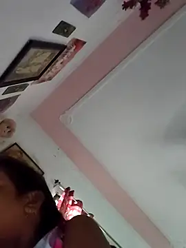 Snapshot of Hotty-Nidhi chatting on 06-28-26, 04:08 Hotty-Nidhi online show from 06-28-26, 04:08