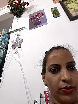 Snapshot of Hotty-Nidhi chatting on 06-21-26, 05:19 Hotty-Nidhi online show from 06-21-26, 05:19