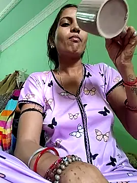 Hotty-Nidhi online show from 02-25-26, 03:40