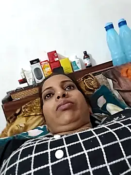 Hotty-Nidhi online show from 02-18-26, 03:04