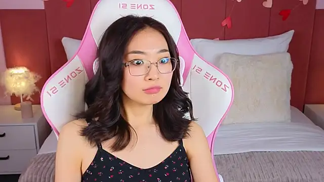 JaliaBennet online show from 03-15-25, 01:18