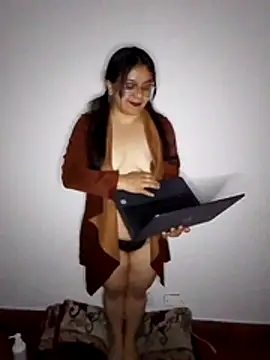 Snapshot of AnaHobson chatting on 10-18-25, 09:22 AnaHobson online show from 10-18-25, 09:22