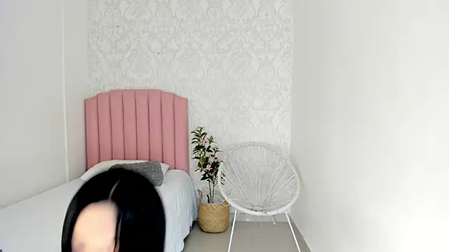 Krissi latore online show from 03-30-26, 12:34